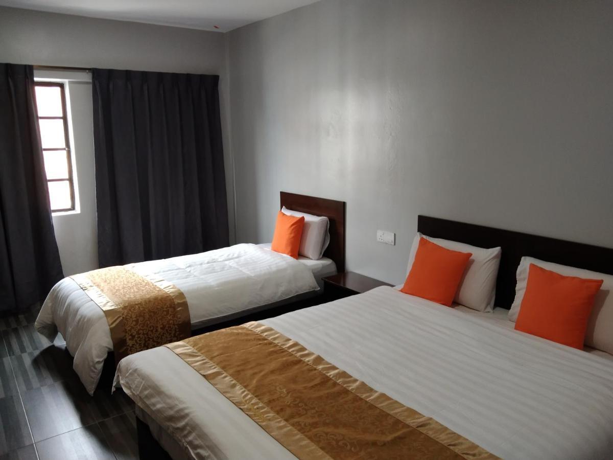 One World Hotel Kulai Buitenkant foto